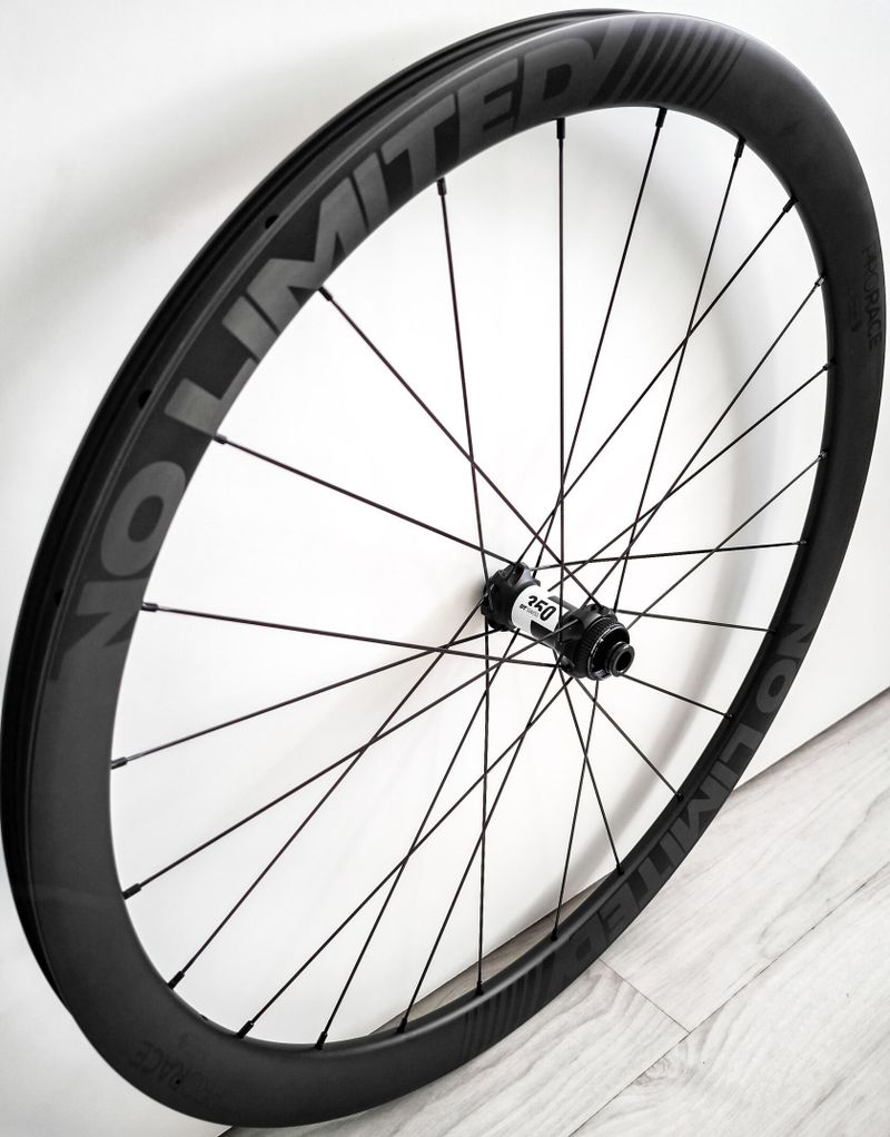 No-Limited Race 40 Disc clincher Nové