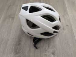 Cyklistická helma Abus