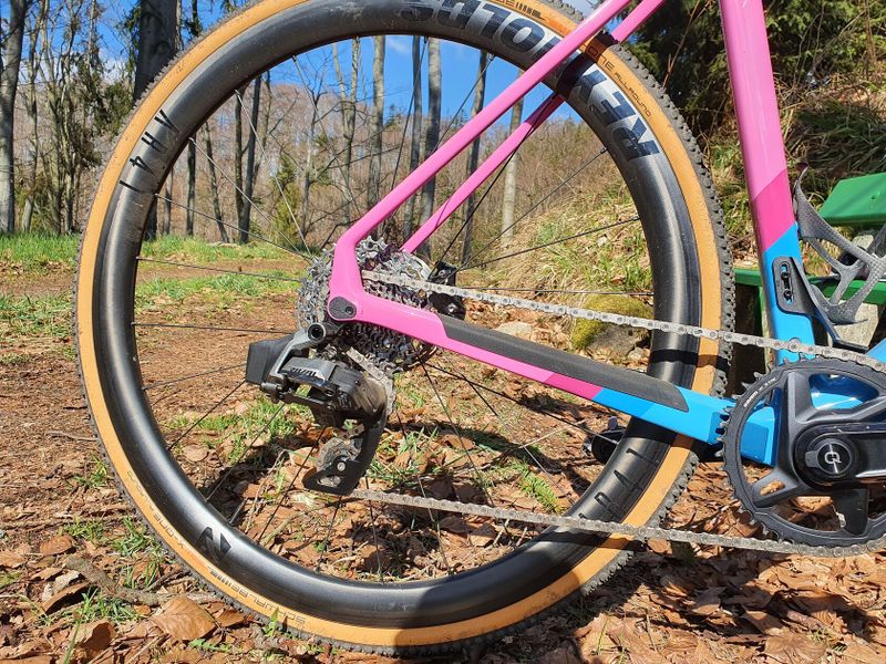 Canyon Inflite CF SL 8 (velikost L)