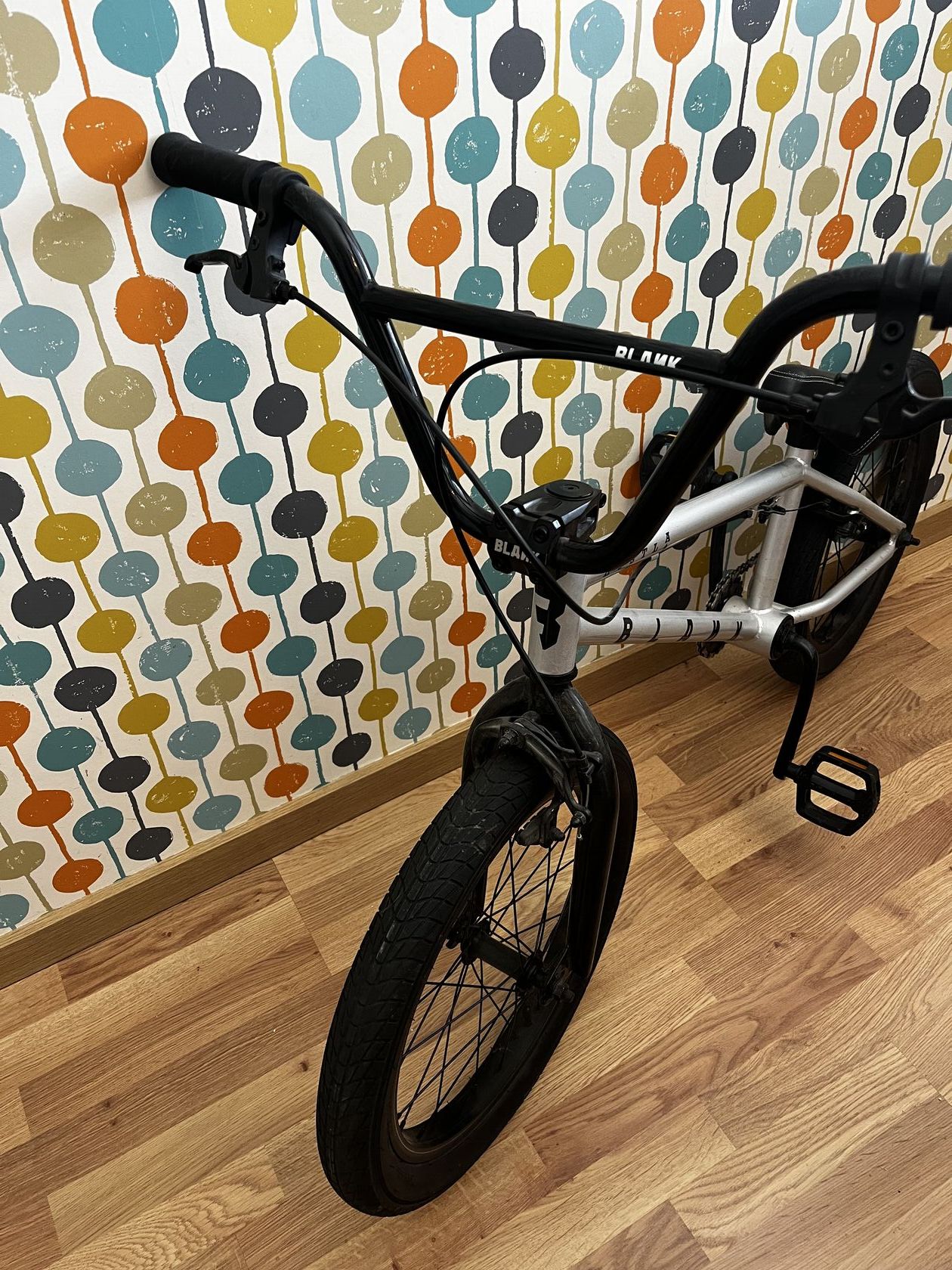Juniorske BMX Blank Hustla 18 z UK za 5 000 K Cyklobazar.cz