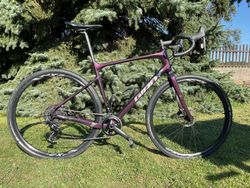 Prodám gravel Giant Revolt Advance 1