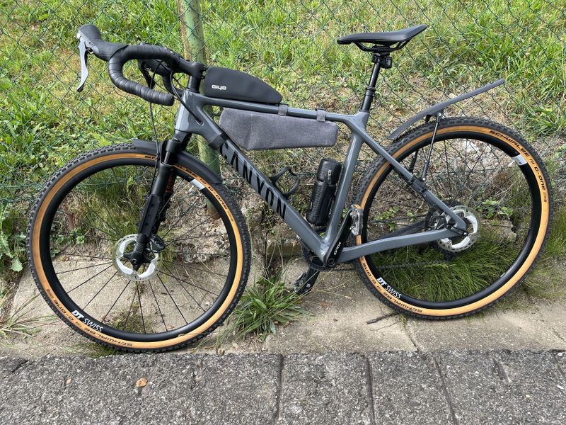 Gravel Canyon Grizl CF SL 8 Trail, velikost S(do 178cm) + další výbava, záruka