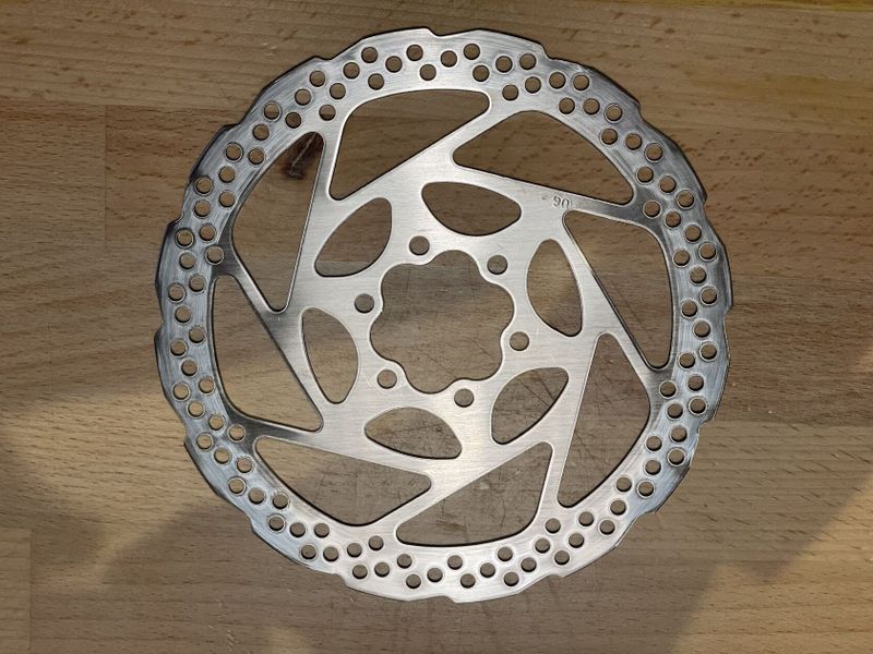 Nové SHIMANO brzdové kotouče - SM-RT56-M - 180 mm a 160 mm