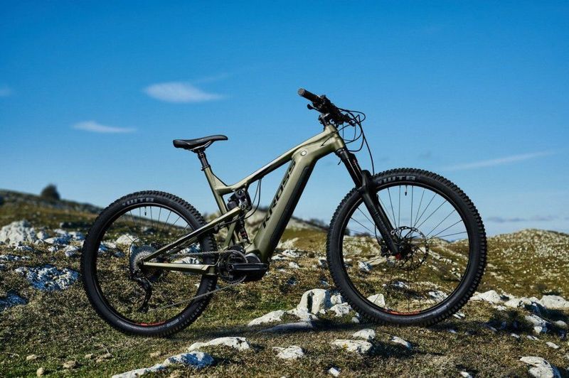 Kross Soil boost 2.0 2023 630Wh EP8 XT/SLX 29/27,5'' L POSLEDNÍ KUS