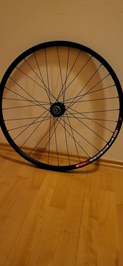 ZADNÍ KOLO 29 RÁFEK DT SWISS 533D+NÁBOJ SHIMANO XT FHM8110 12x142mm 12 kolečko 32děr