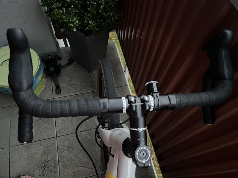 Gravel Kona Rove NRB SRAM Apex 