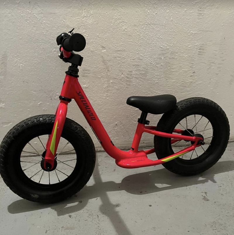 Krásné jako nové odrážedlo Specialized