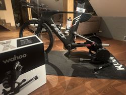 🚴‍♂️ Na prodej: Wahoo KICKR Smart Bike Trainer! 🚴‍♀️