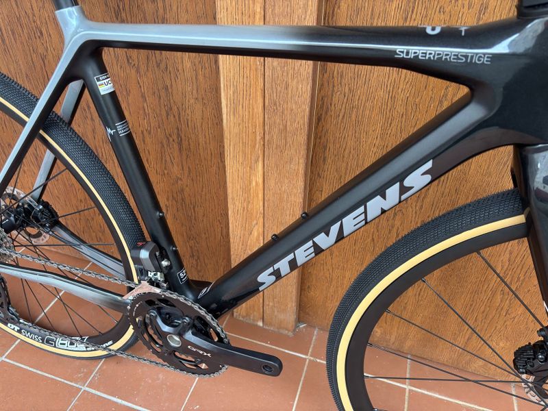 STEVENS SUPERPRESTIGE NEW 52 cm - cyklokros - Shimano elektrika 2x11, kola DT SWISS / plášťové