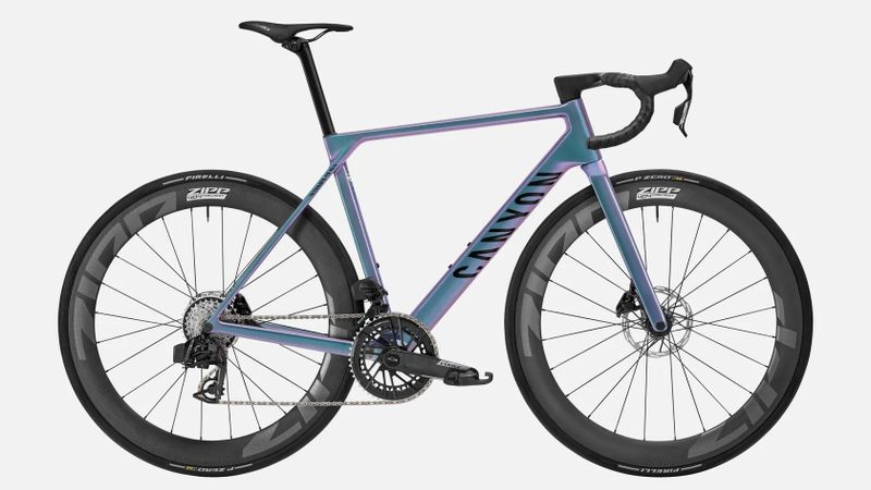 Canyon Ultimate CF SLX 8 AXS 2026 nové SRAM Force + < 500 km
