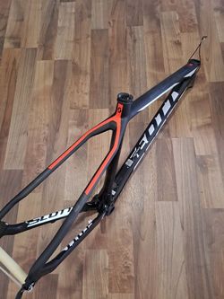 Nový nepoužitý karbonový rám Scott Scale / 29er / velikost L / pevná osa 12x142mm nebo rychloupínák 