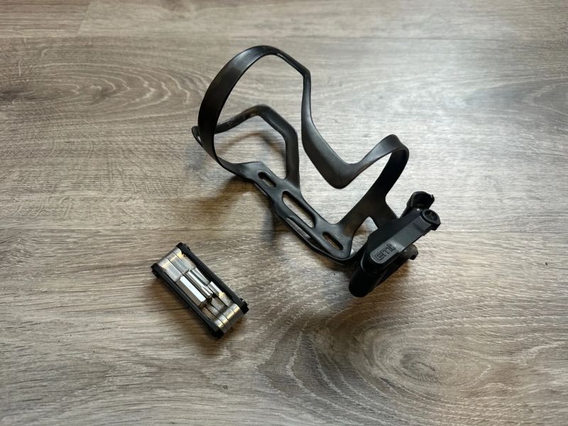 Specialized S-Works Zee cage + nářadí