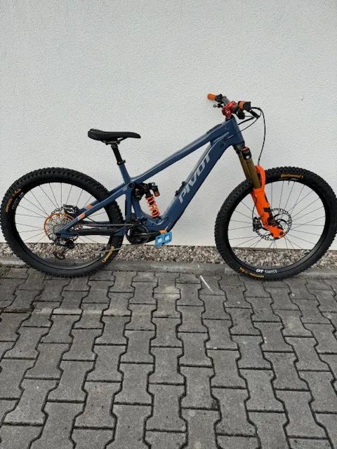 PIVOT SHUTTLE Shuttle LT