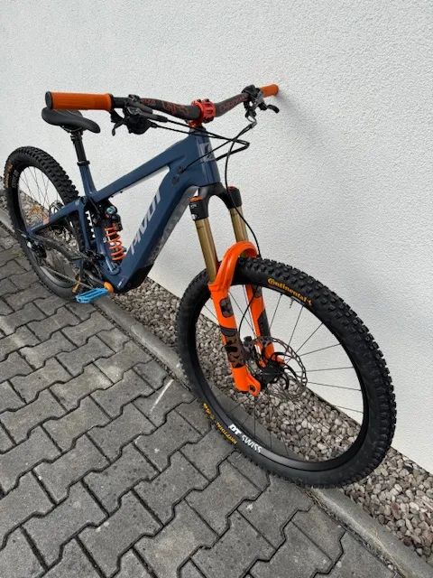 PIVOT SHUTTLE Shuttle LT