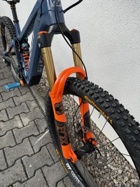 PIVOT SHUTTLE Shuttle LT