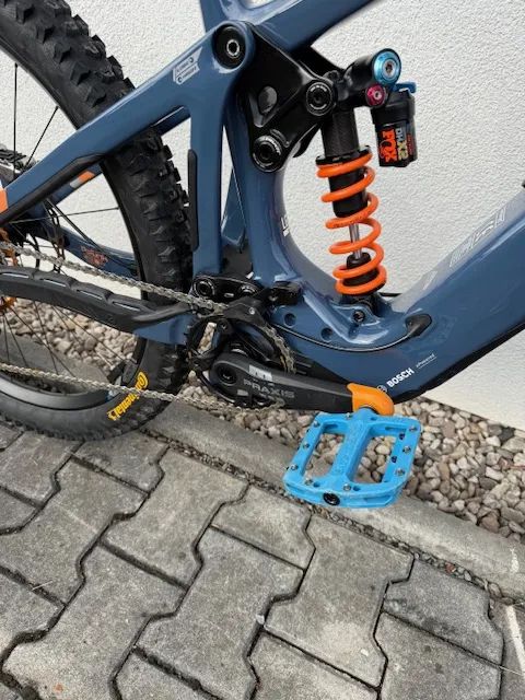 PIVOT SHUTTLE Shuttle LT