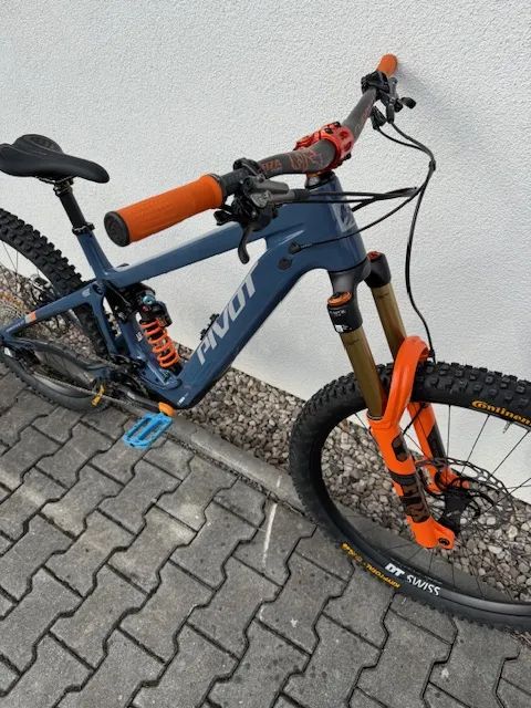PIVOT SHUTTLE Shuttle LT