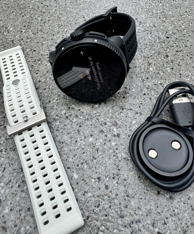 Suunto Race All Black, stav nových, v záruce 