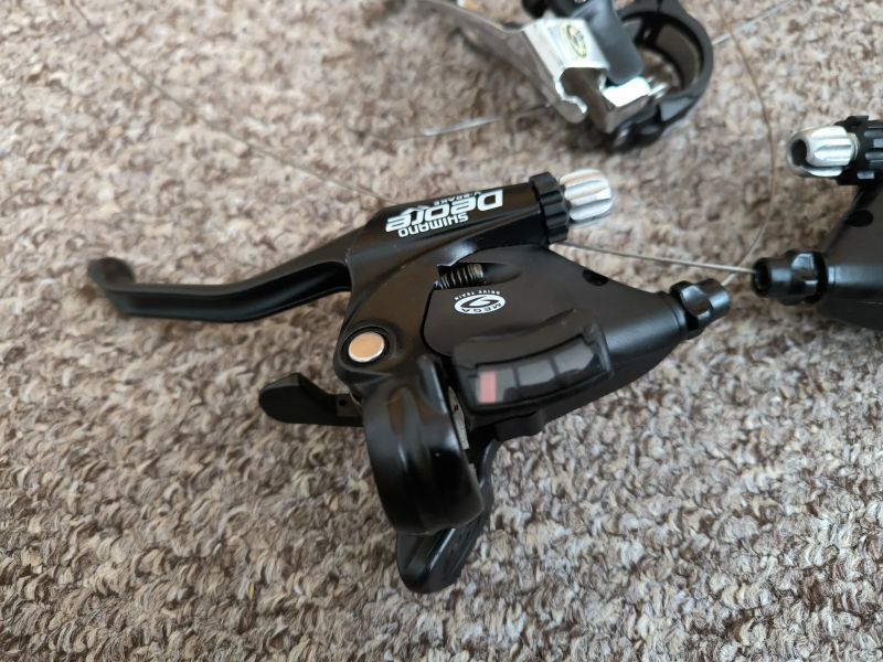 Shimano Deore 3x9 řazení , brzdy, přesmykač 