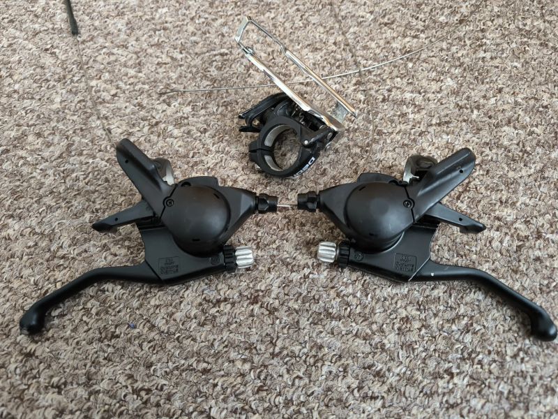 Shimano Deore 3x9 řazení , brzdy, přesmykač 