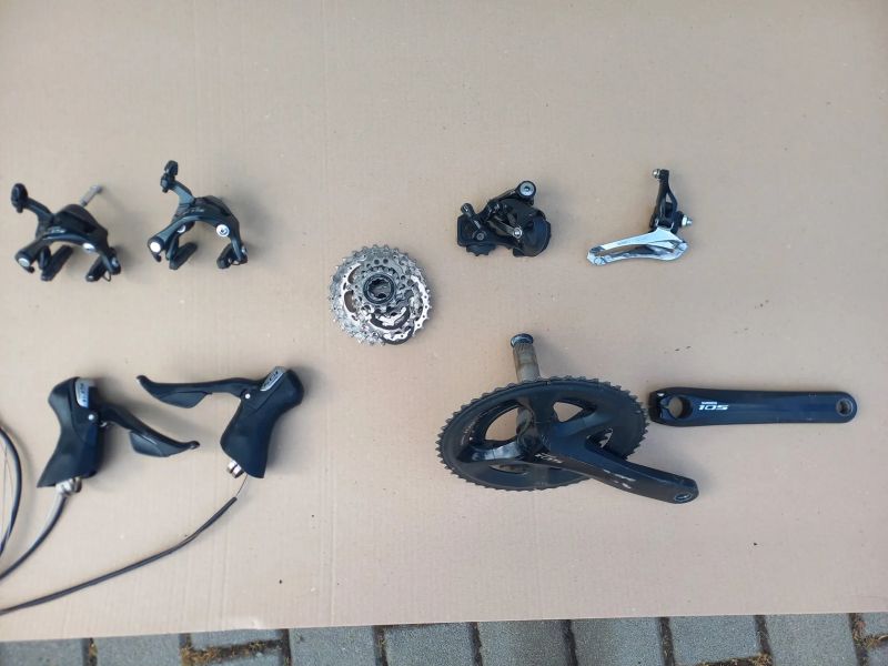 Zachovalá kompletní sada Shimano 105 11s