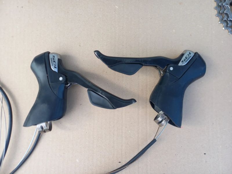 Zachovalá kompletní sada Shimano 105 11s