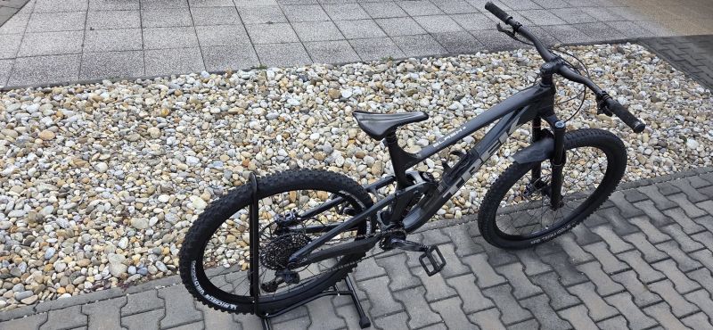 Prodám skvělý enduro bike TREK Slash 8 velikost XL 29“ rok 2021