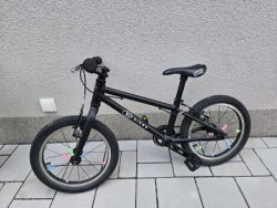 Dětské kolo KUbikes 16, černá barva