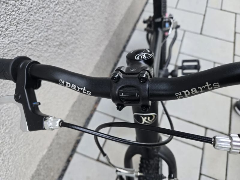 Dětské kolo KUbikes 16, černá barva