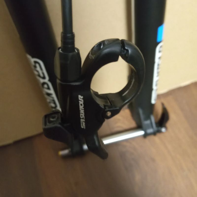 SR Suntour