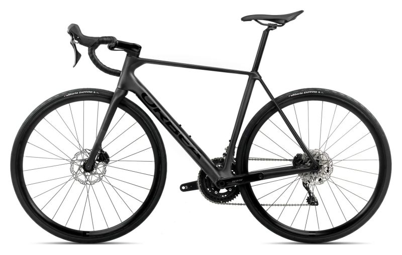 silniční kolo Orbea ORCA M30 2025 vel. 49 (vínovo/krémová) a 55 (černá) - SLEVA 29 %