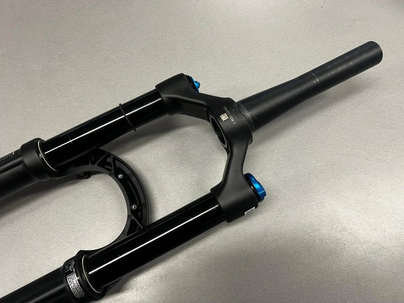 nová odpružená vidlice FOX 34 FLOAT Performance Grip 29" 140 mm černá - SLEVA 33 %