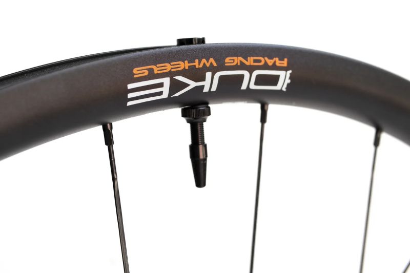 AKCE! gravel výplety DUKE World Runner X 25 / Hope RS 24 R / Sapim CX-Ray 1.665 g