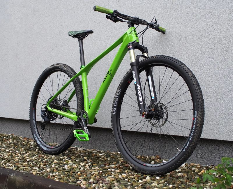 juniorské horské kolo 29" MRX Carbon Custom Painted 1x12 GX Eagle / Axon RL-R vel. S (10,3 kg)