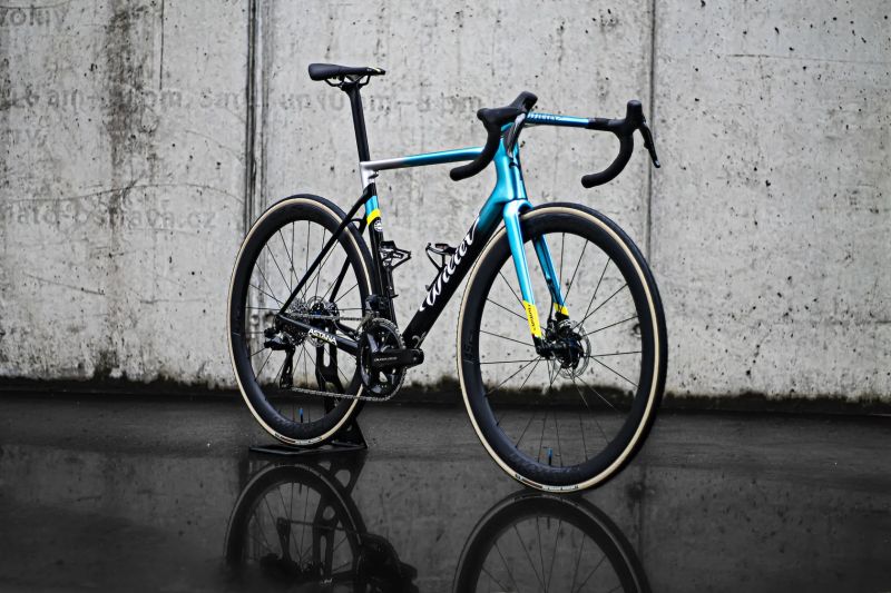Wilier Zero SLR Astana, Dura - Ace Di2 2x12, Vision SC45 CL