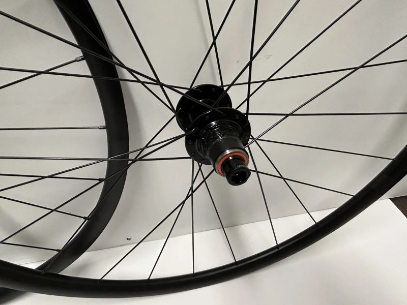 Nová zapletená kola DT Swiss R470, vnitřní šířka 20 mm, pro kotouče centerlock