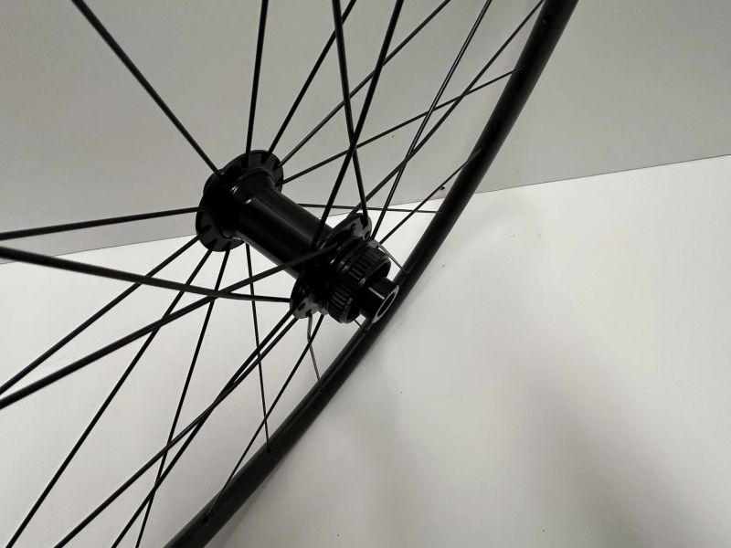 Nová zapletená kola DT Swiss R470, vnitřní šířka 20 mm, pro kotouče centerlock