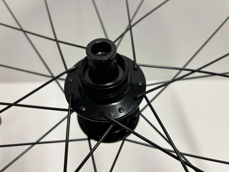 Nová zapletená kola DT Swiss R470, vnitřní šířka 20 mm, pro kotouče centerlock