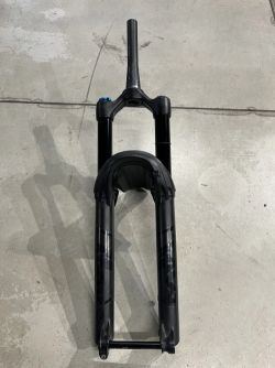 Fox 38 performance grip 29 plus blatnik