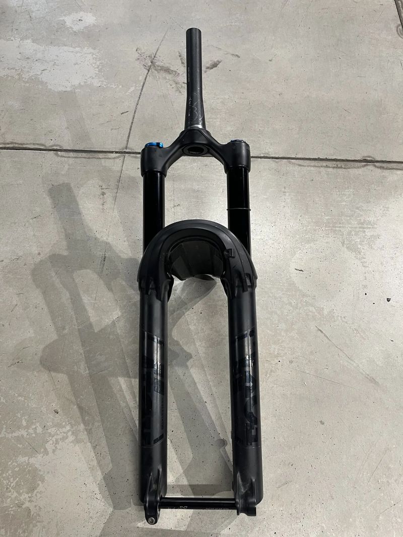 Fox 38 performance grip 29 plus blatnik
