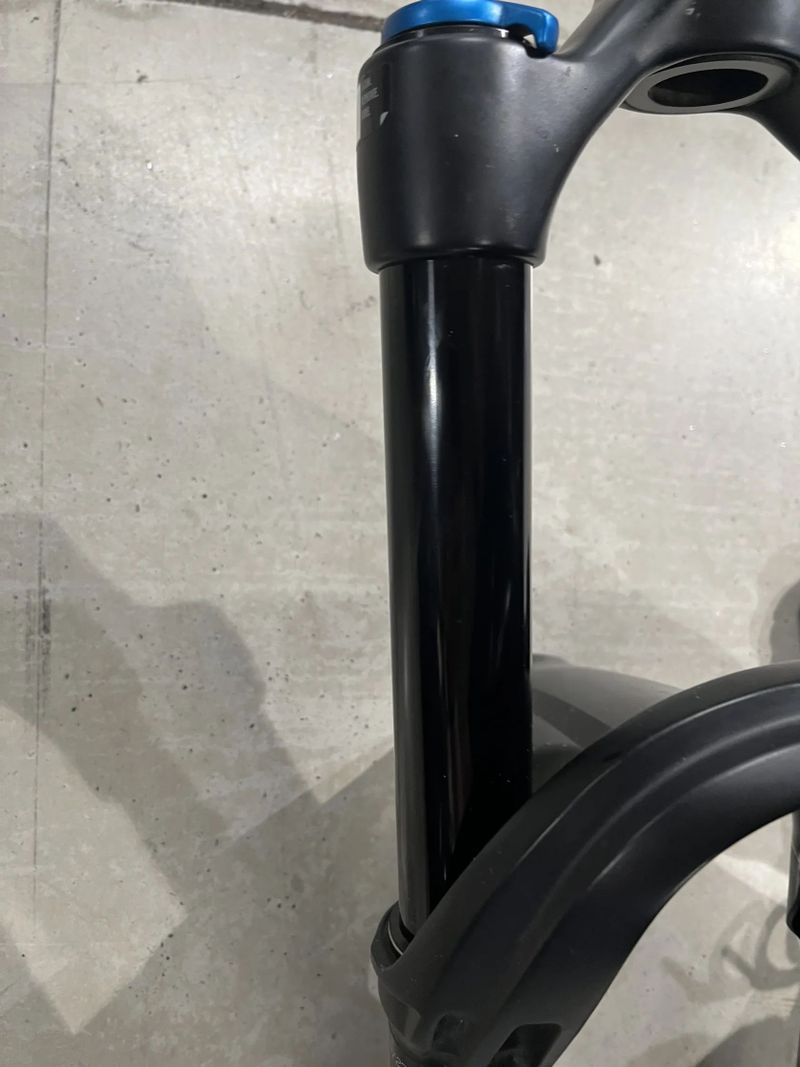 Fox 38 performance grip 29 plus blatnik