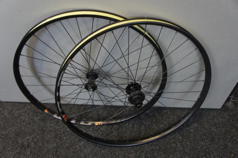 SHIMANO FH-MT510+ WTB boost