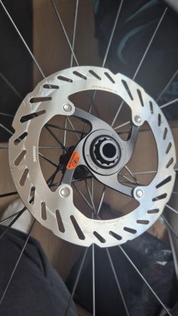 Brzdový kotouč SHIMANO RT-CL700 160+140mm Center lock