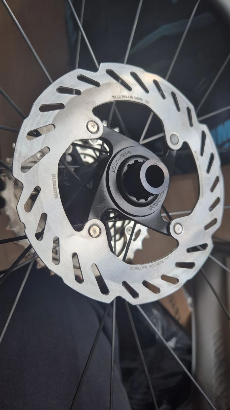 Brzdový kotouč SHIMANO RT-CL700 160+140mm Center lock