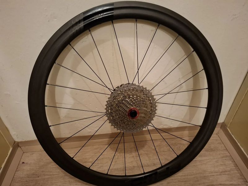 Silniční/gravel karbonová kola FFWD TYRO 