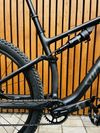 Specialized Epic Evo Comp Karbon 29” 2022 - ROCKSHOX SID 120mm - 4-pist brzdy-Teleskop - 11,7Kg