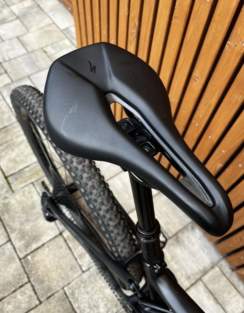 Specialized Epic Evo Comp Karbon 29” 2022 - ROCKSHOX SID 120mm - 4-pist brzdy-Teleskop - 11,7Kg