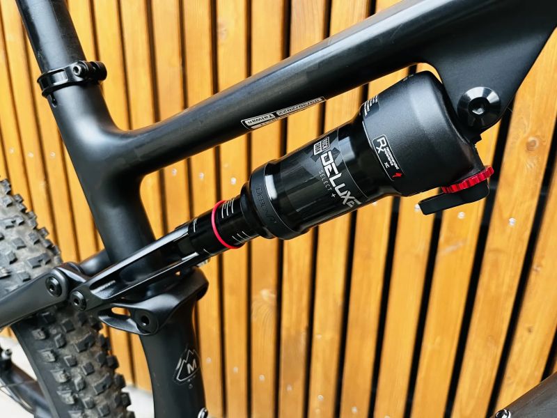 Specialized Epic Evo Comp Karbon 29” 2022 - ROCKSHOX SID 120mm - 4-pist brzdy-Teleskop - 11,7Kg