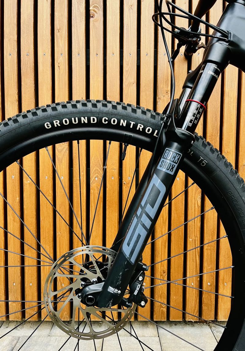 Specialized Epic Evo Comp Karbon 29” 2022 - ROCKSHOX SID 120mm - 4-pist brzdy-Teleskop - 11,7Kg