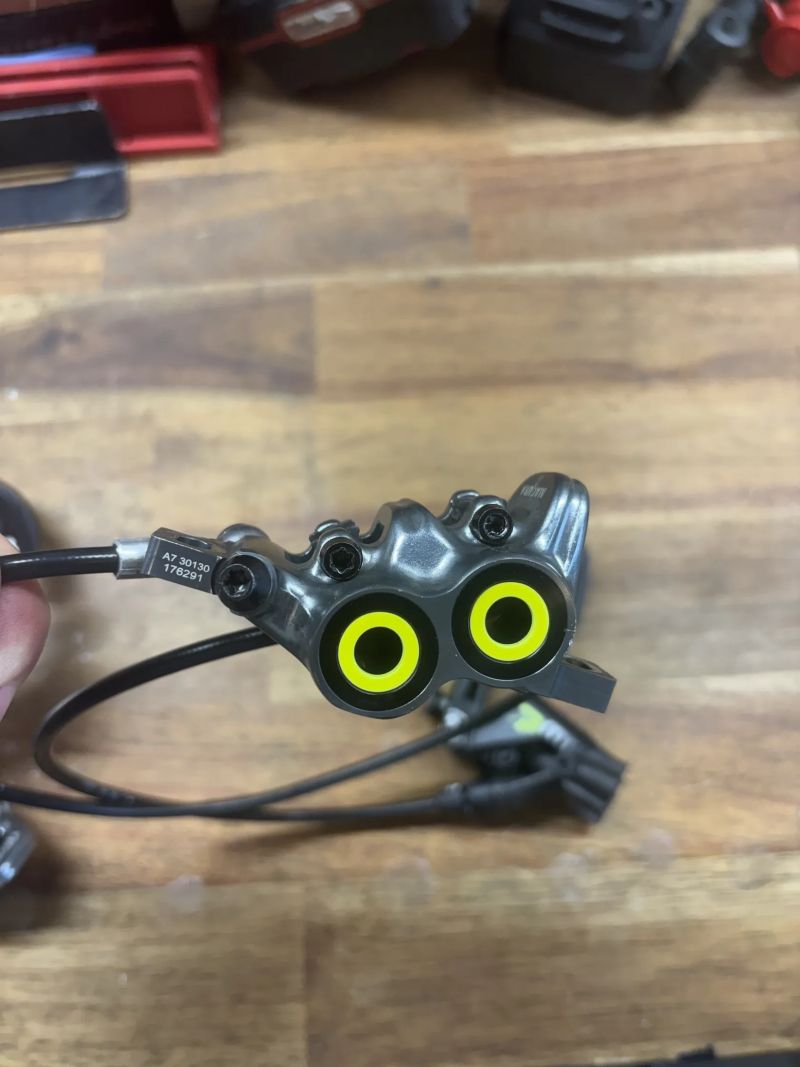 Magura mt7 + příslušenství 